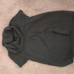 Gray short sleeve sweater